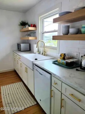 $1,600 | 1302 Canal Drive, Unit 2, Carolina Beach, NC 28428