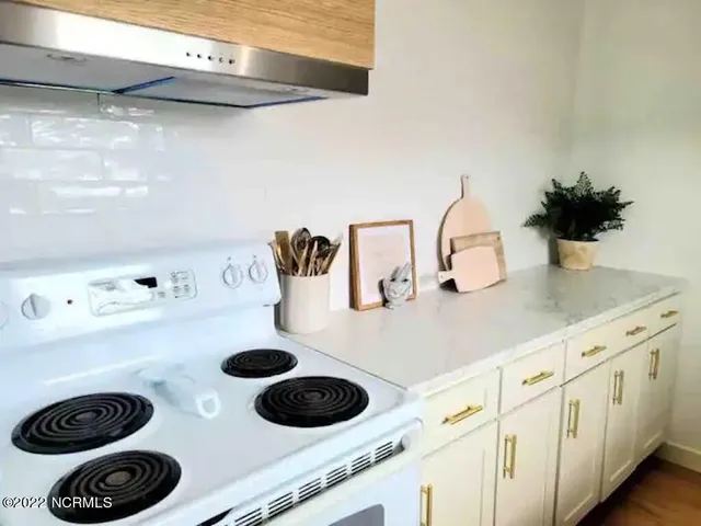 $1,600 | 1302 Canal Drive, Unit 2, Carolina Beach, NC 28428