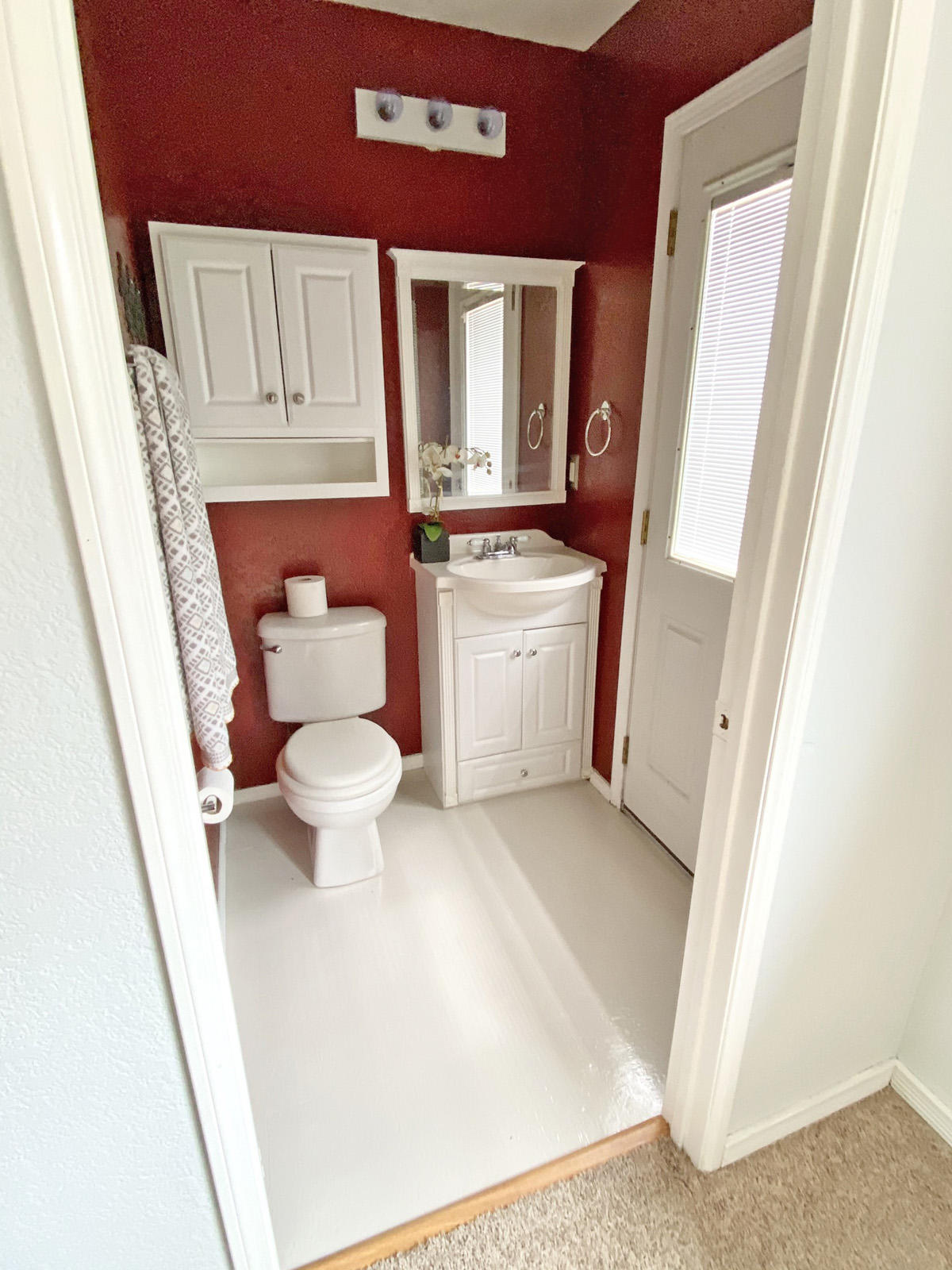 14722 Sandy Ridge Road Lake Elizabeth, CA 93532 - Photo 13 of 18 master bath