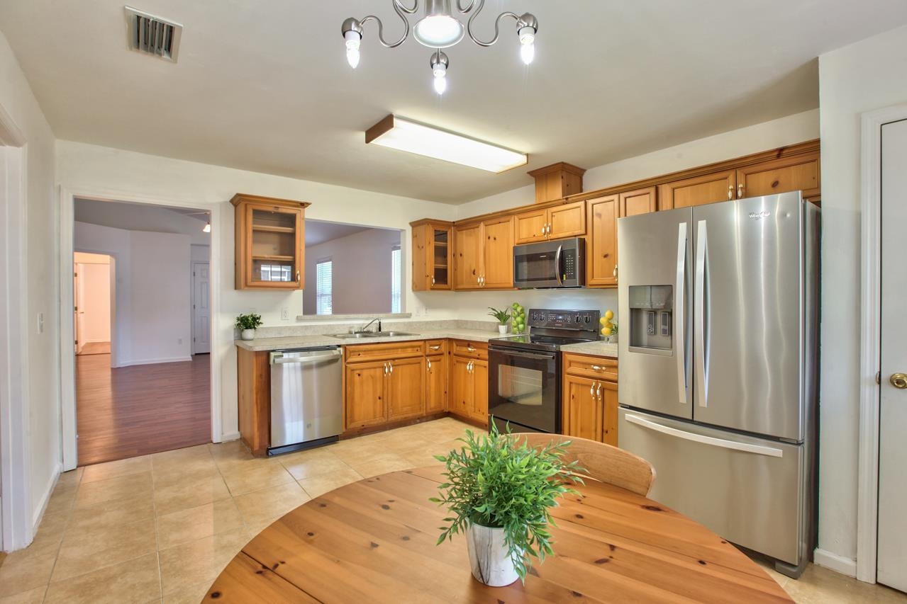 984 Balkin Road Tallahassee, FL 32305 - Photo 9 of 35 Gallery Image 9