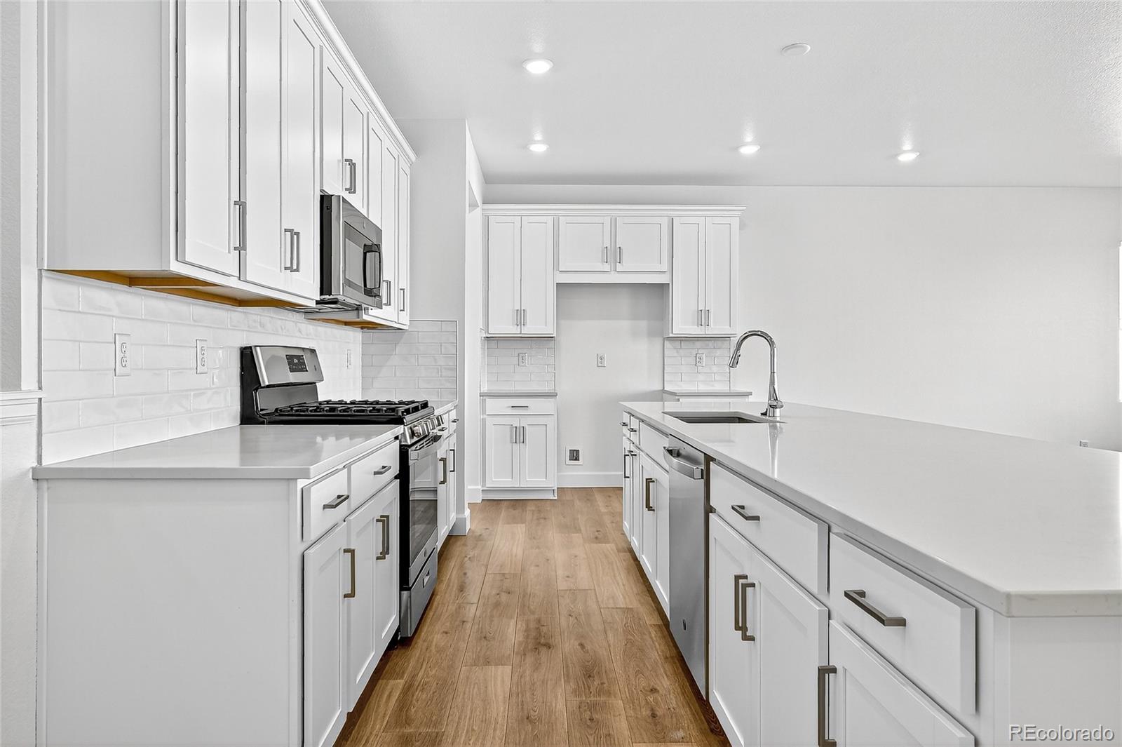 17085 West 92nd Loop Arvada, CO 80007 - Photo 11 of 32