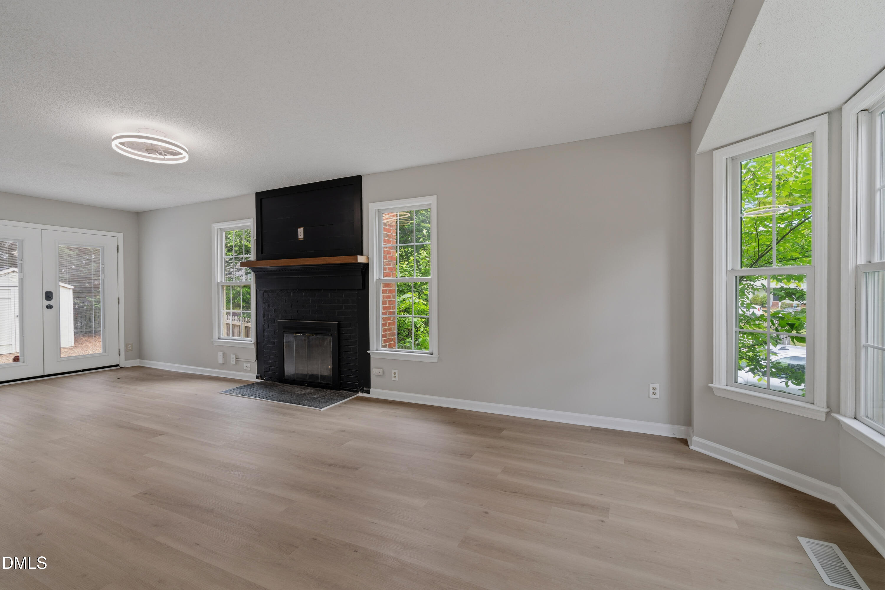 4305 Bartholomew Circle Raleigh, NC 27604 - Photo 11 of 38 DSC09568