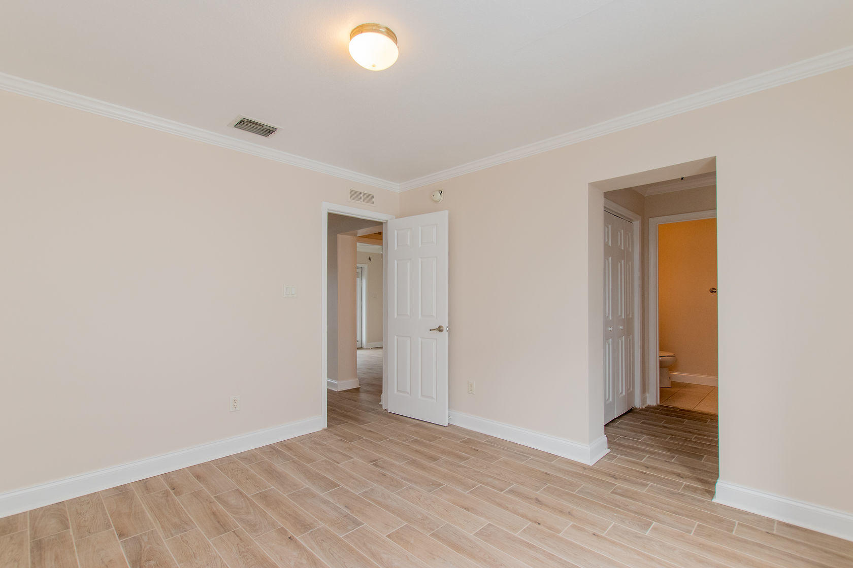 310 24th Marathon, FL 33050 - Photo 16 of 30 an empty room with wooden floor and closet