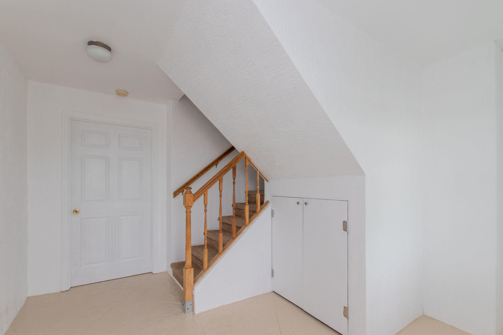 310 24th Marathon, FL 33050 - Photo 2 of 30 a view of entryway with stairs