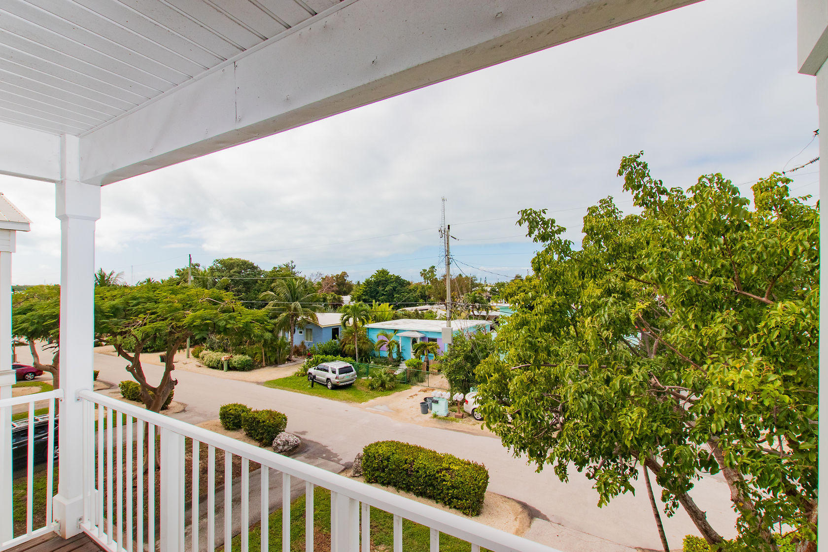 310 24th Marathon, FL 33050 - Photo 23 of 30 a view of a balcony with chairs