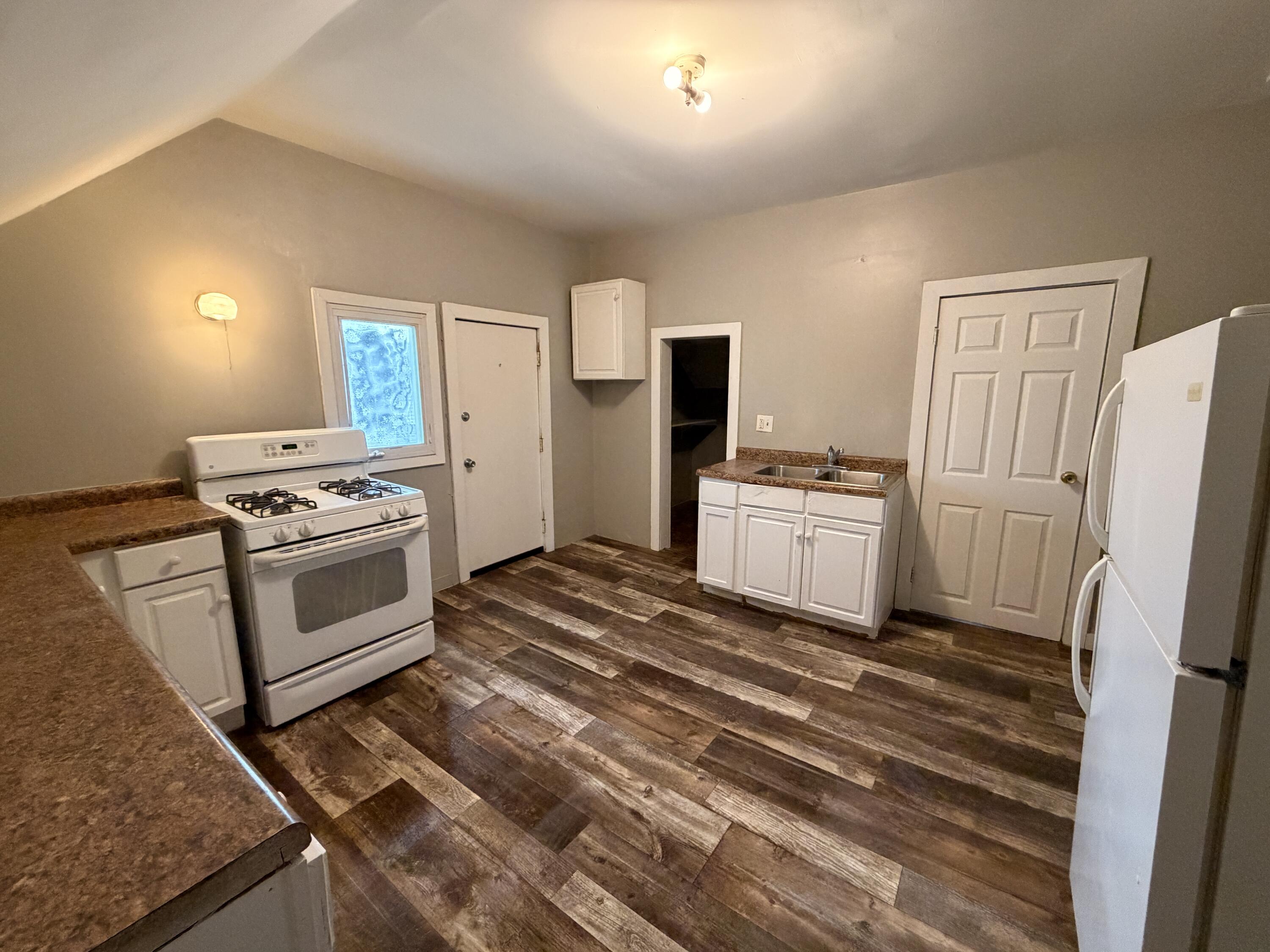 1623 Maple Street Racine, WI 53404 - Photo 3 of 15 Kitchen