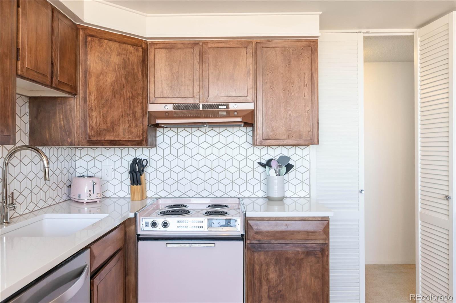 1155 Ash Street, Unit 1407 Denver, CO 80220 - Photo 11 of 28