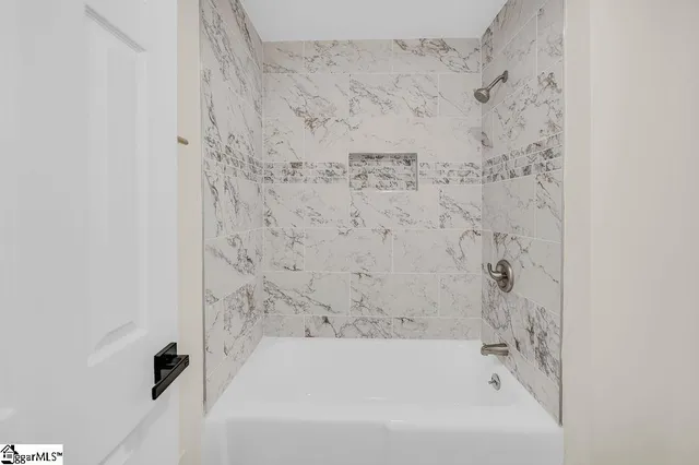 $625,000 | 311 Dunbarton Court, Spartanburg, SC 29307