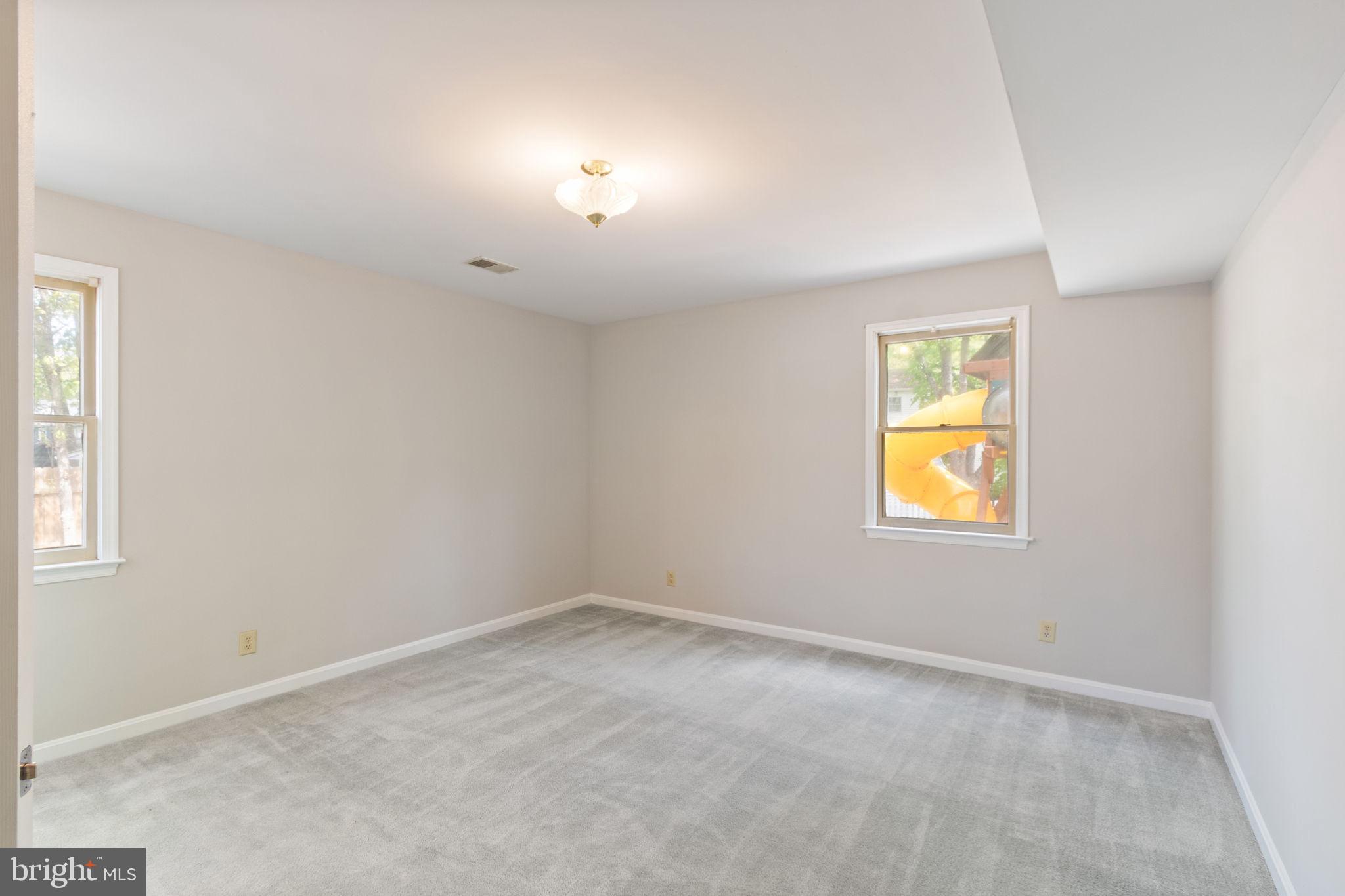 127 Oaklawn Road Stafford, VA 22554 - Photo 21 of 54 an empty room with a window