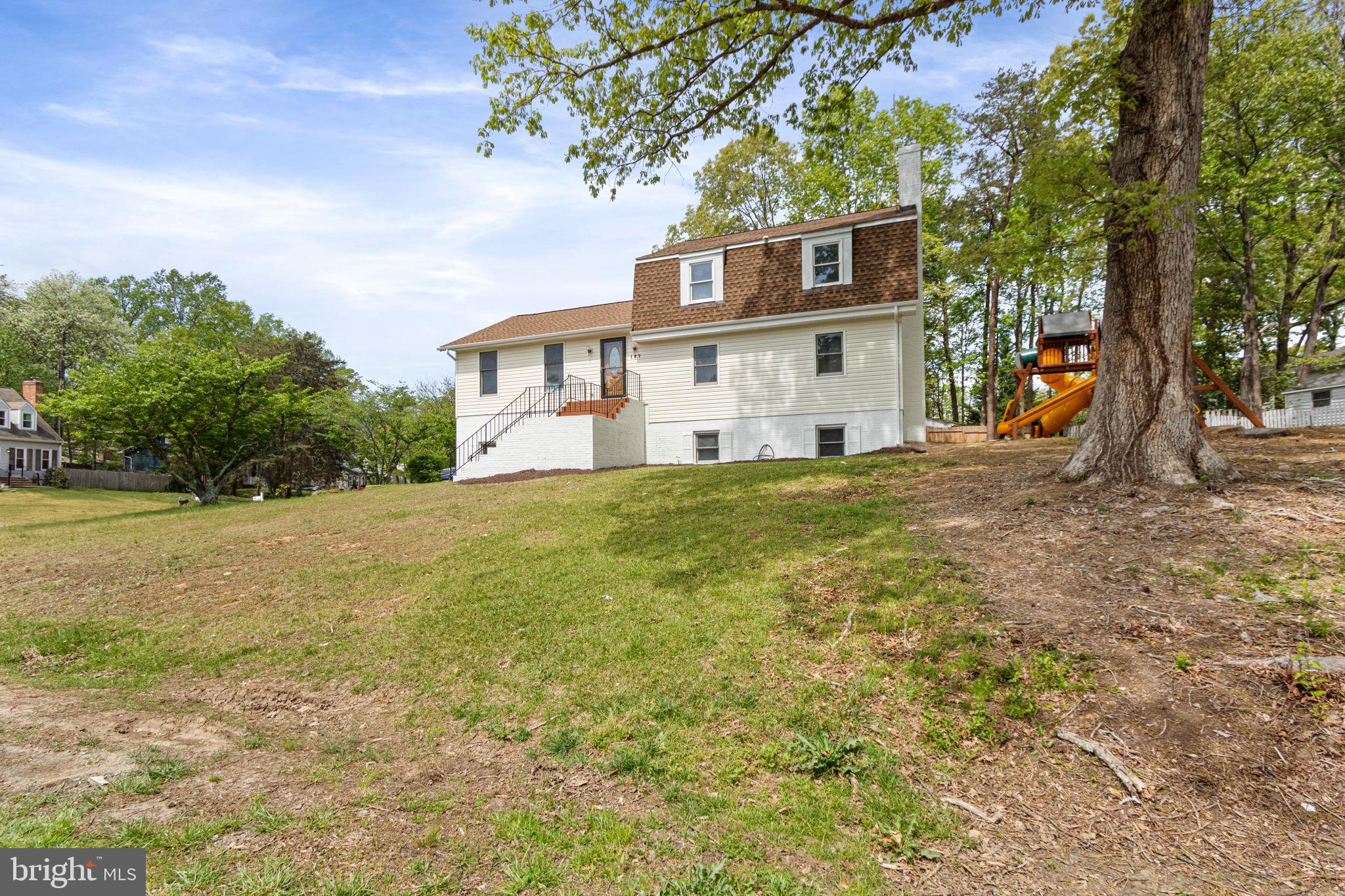 127 Oaklawn Road Stafford, VA 22554 - Photo 6 of 54 a view of a house with a yard