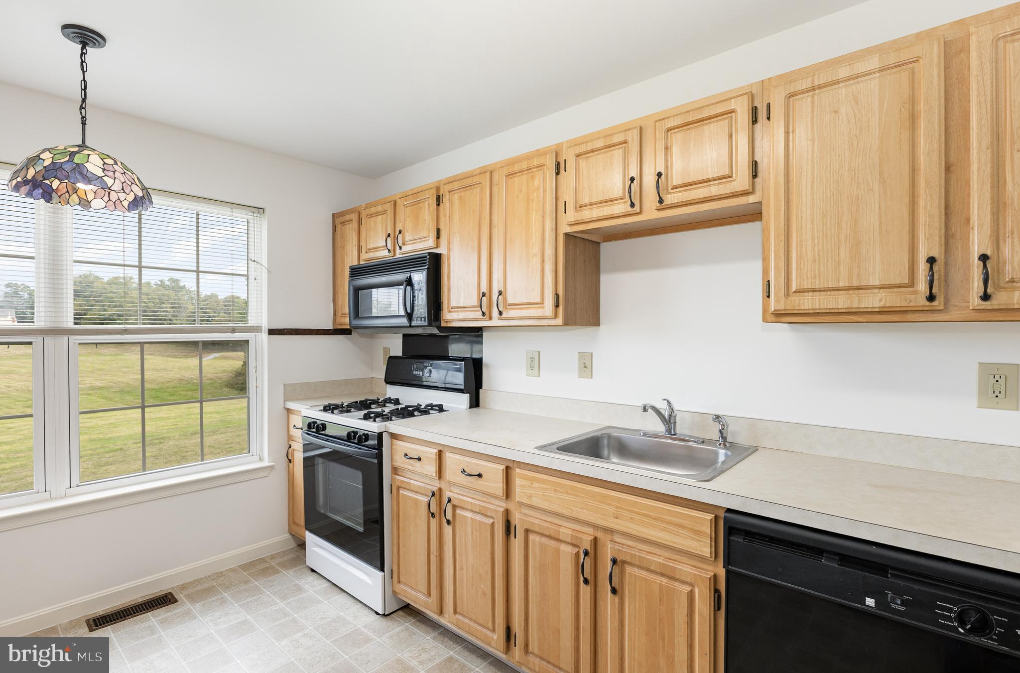 116 Sparrow Road Hummelstown, PA 17036 - Photo 8 of 25 Gallery Image 8