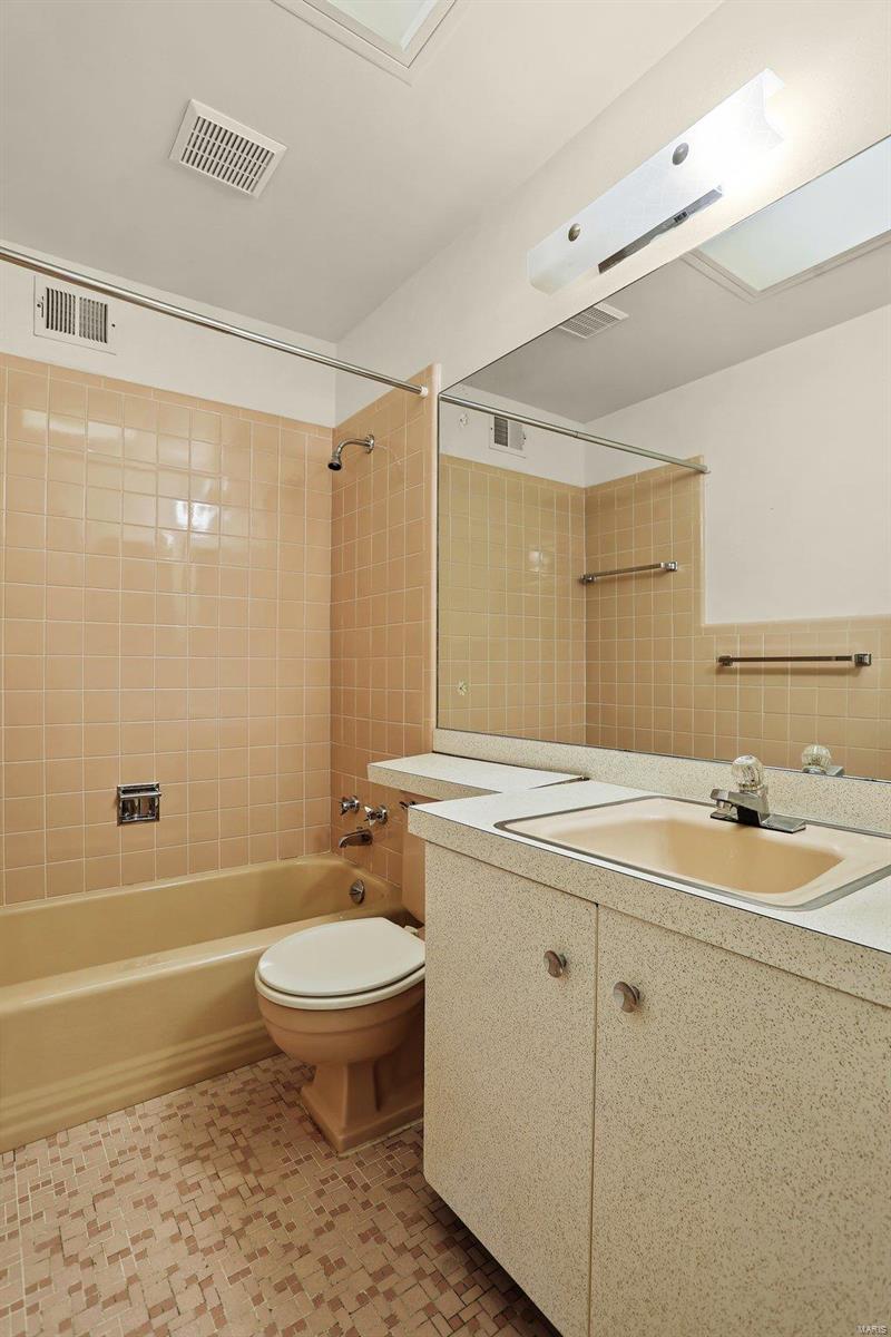 9330 Buxton Drive St. Louis, MO 63126 - Photo 14 of 27