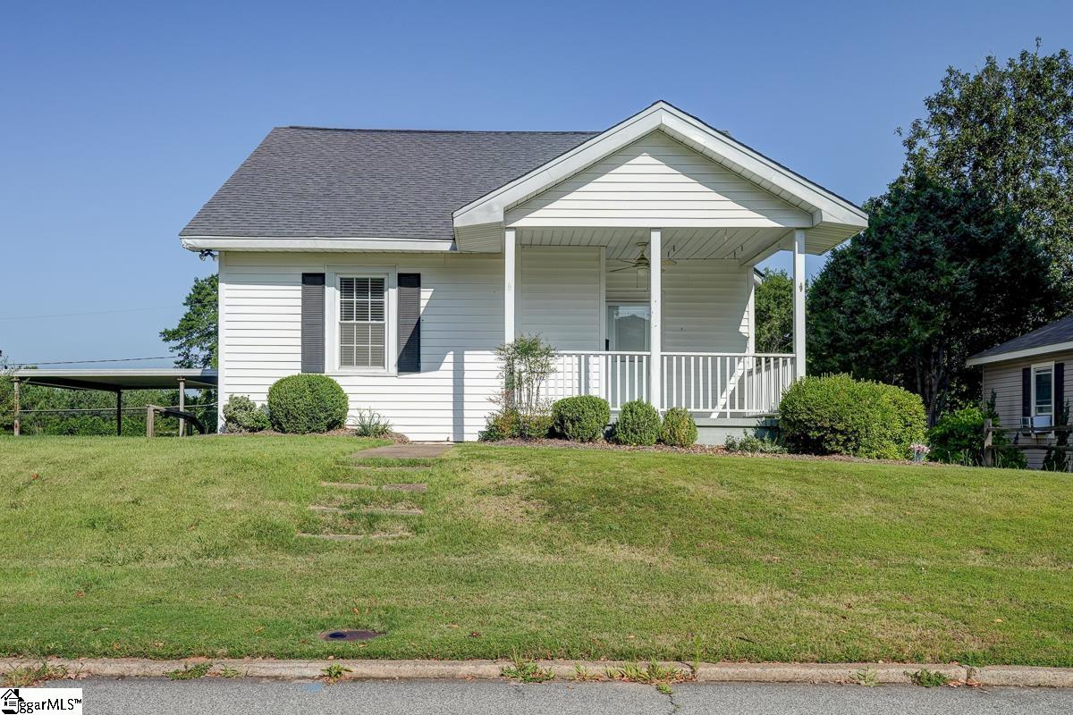 23 Lawrence Street Lyman, SC 29365 - Photo 1 of 12 Gallery Image 1