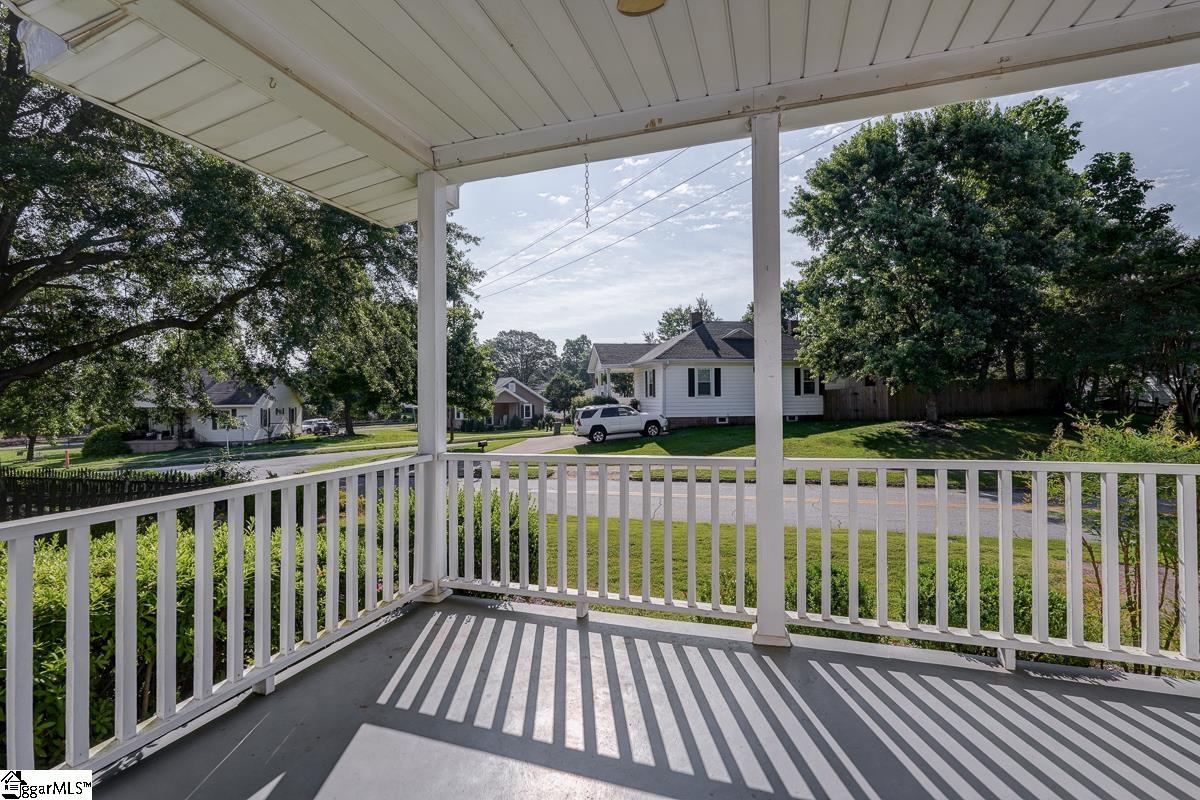 23 Lawrence Street Lyman, SC 29365 - Photo 2 of 12 Gallery Image 2