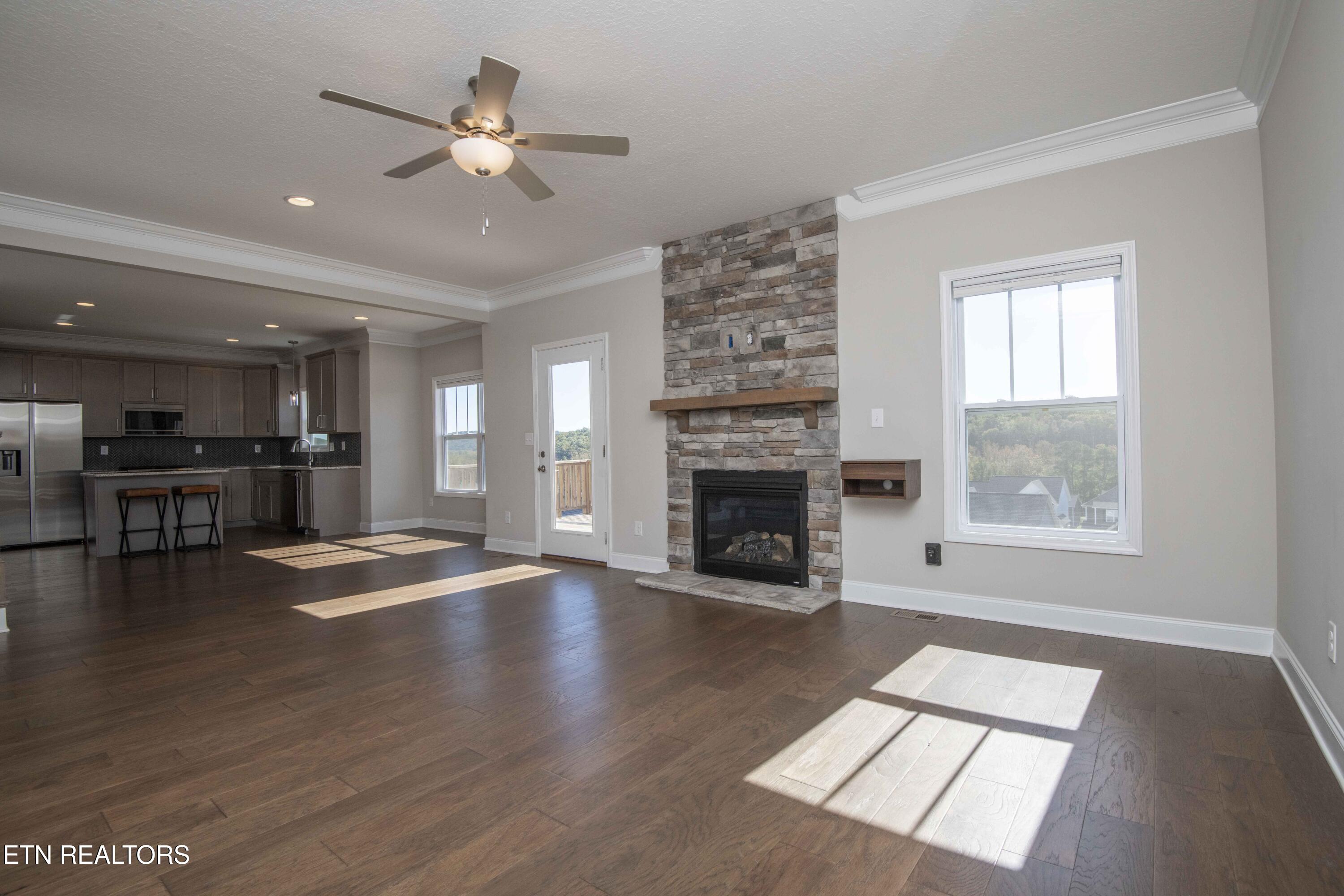 109 Chaseberry Road Oak Ridge, TN 37830 - Photo 12 of 46 living 3_1