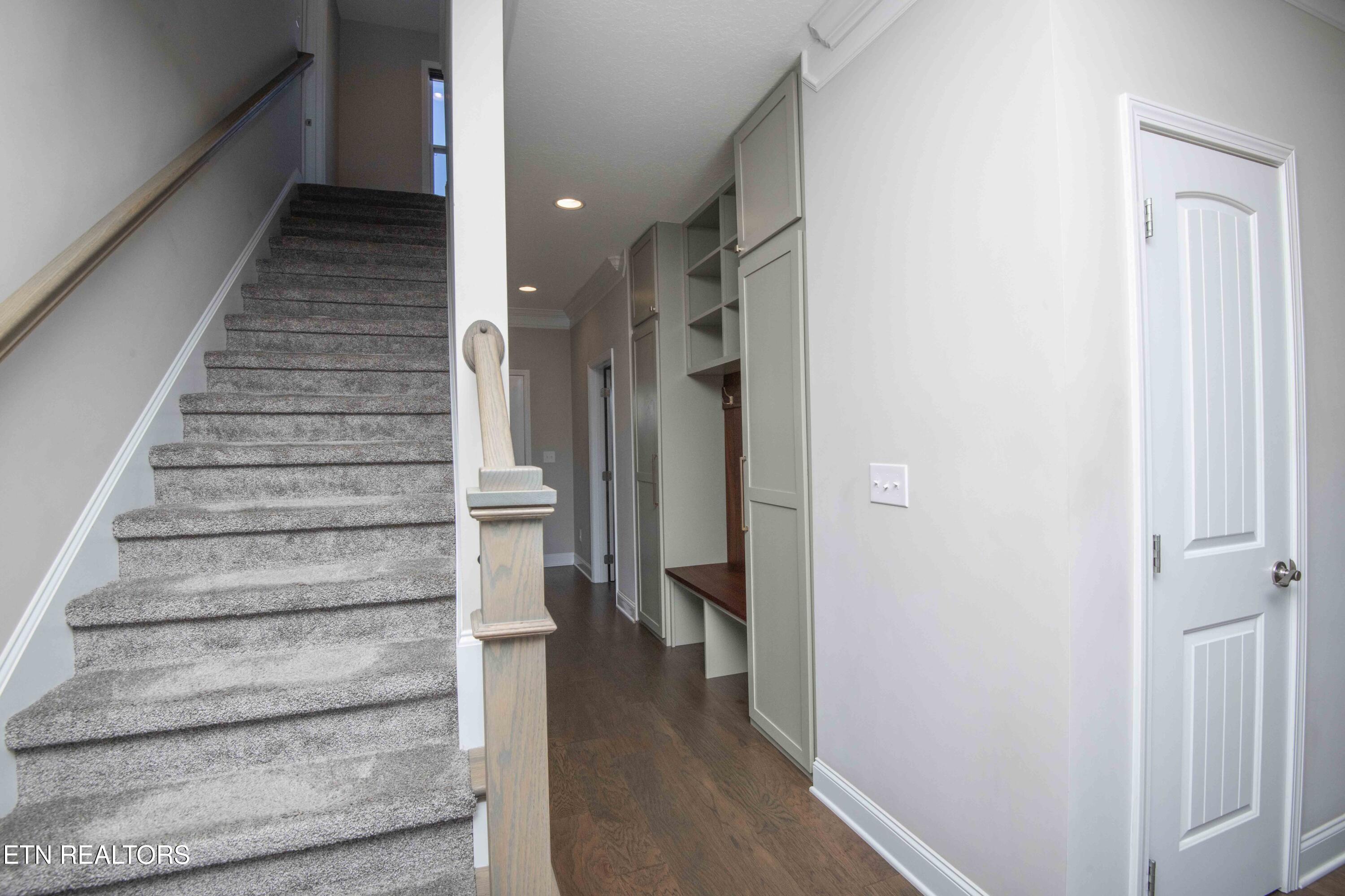 109 Chaseberry Road Oak Ridge, TN 37830 - Photo 15 of 46 foyer 1_1