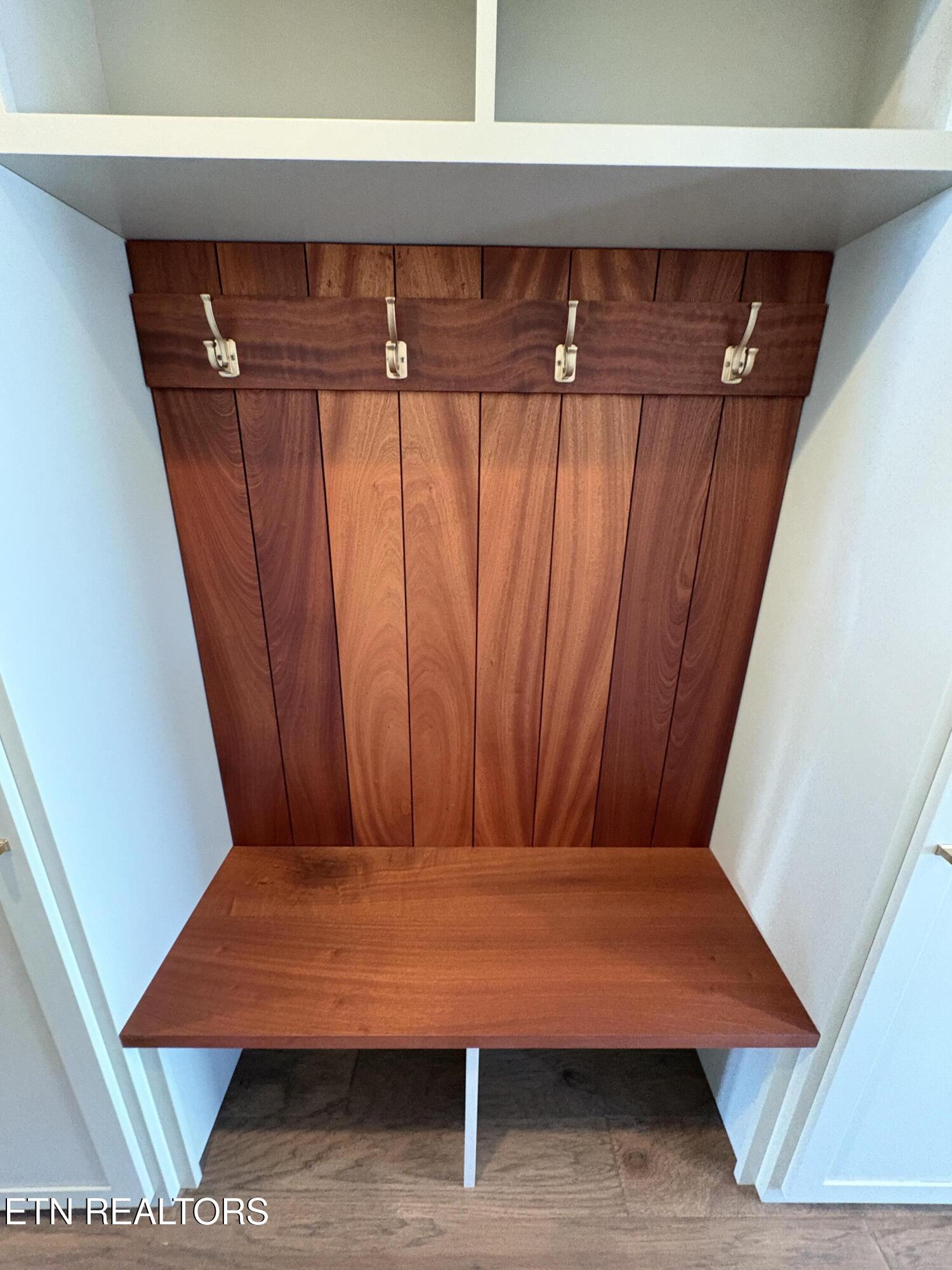 109 Chaseberry Road Oak Ridge, TN 37830 - Photo 16 of 46 foyer 1_2