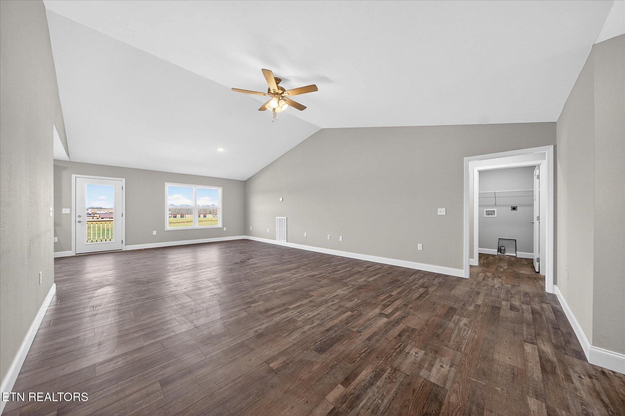 1311 Cook Road Crossville, TN 38555 - Photo 4 of 32 Gallery Image 4