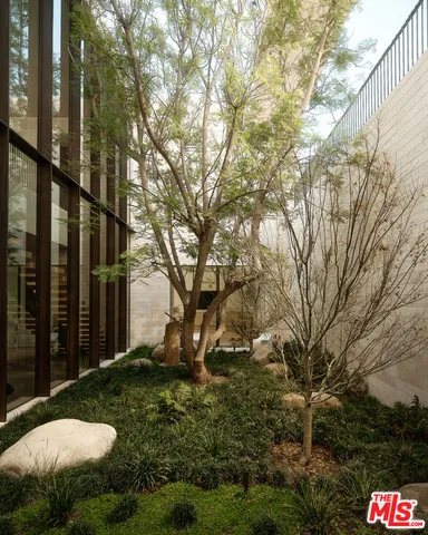 $57,000,000 | 9214 Nightingale Drive, West Hollywood, CA 90069