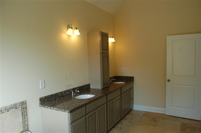 726 Rutherford Road Greenville, SC 29609 - Photo 4 of 11