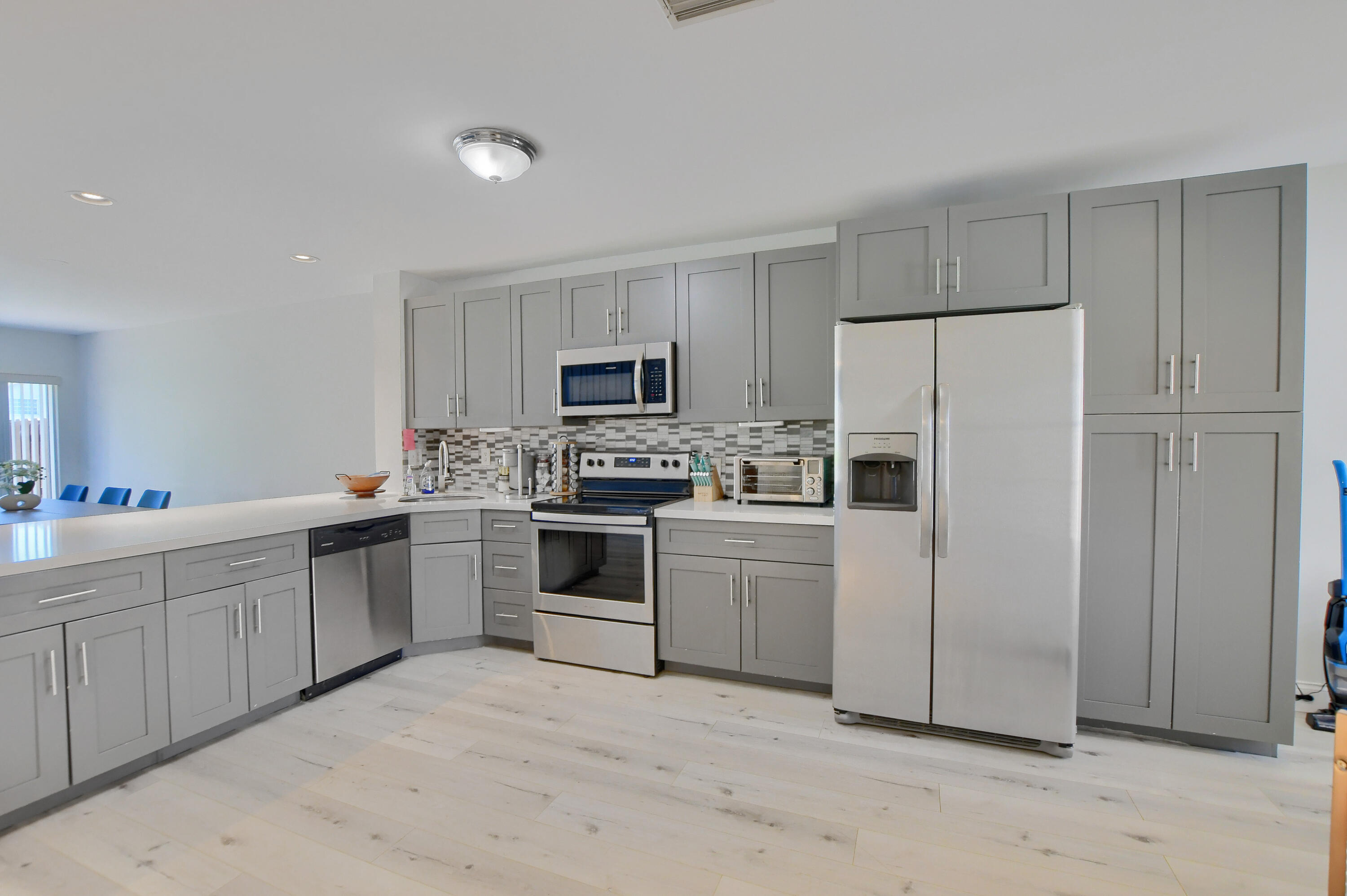 9389 Boca River Circle Boca Raton, FL 33434 - Photo 3 of 37 Kitchen