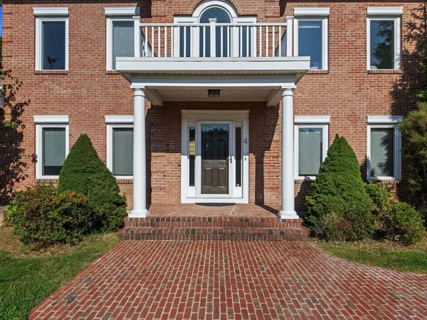 $1,899,900 | 4 Quick Farm Road, Westborough, MA 01581