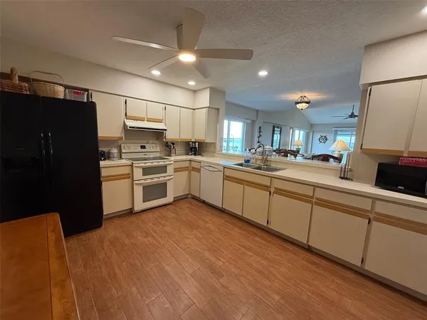 $2,200 | 1477 Park Beach Circle, Unit 31, Punta Gorda, FL 33950