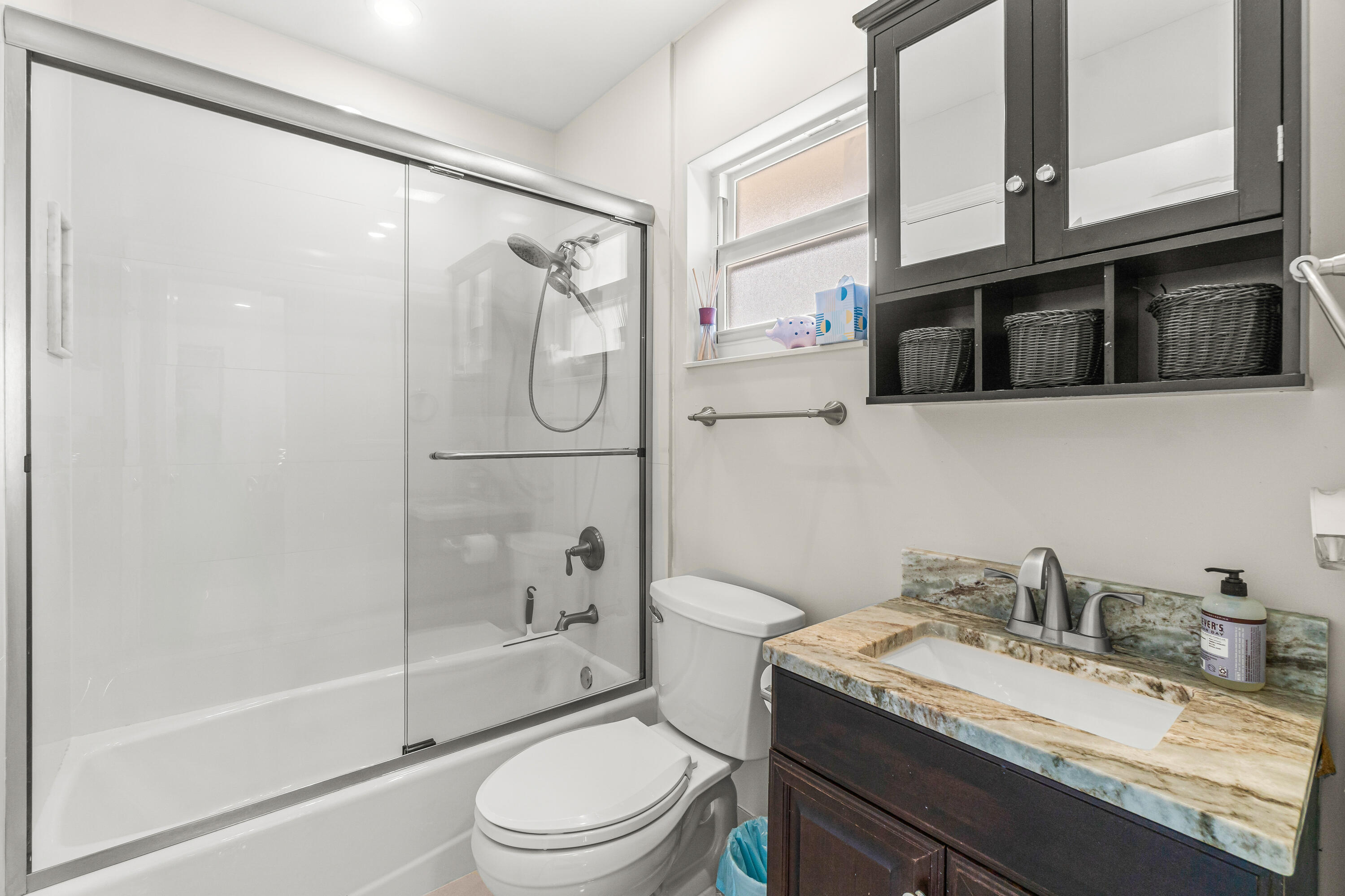 2815 Cormorant Road Delray Beach, FL 33444 - Photo 34 of 50 Guest Shower