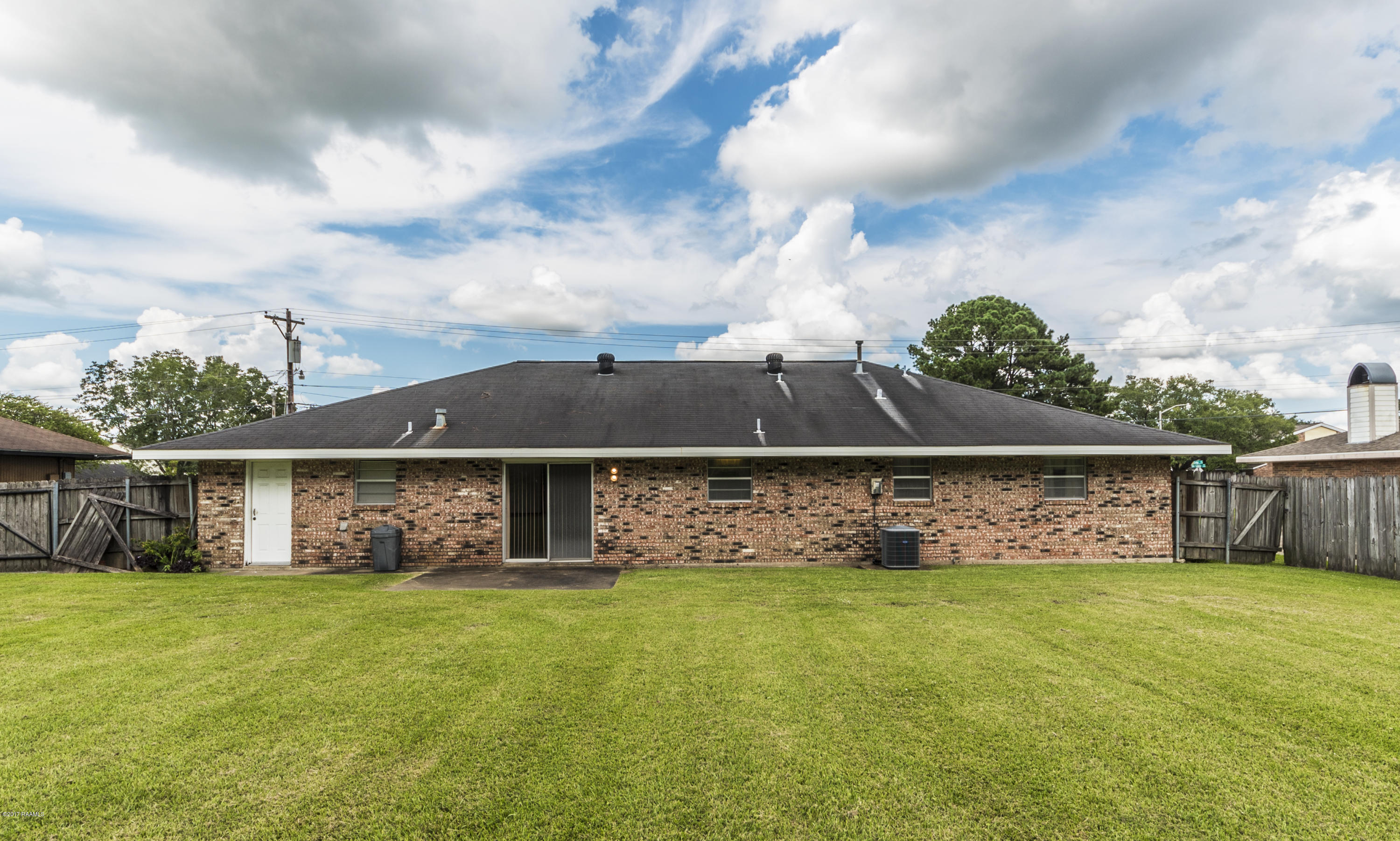 205 Ole Colony Road Lafayette, LA 70506 - Photo 5 of 7 Back 2
