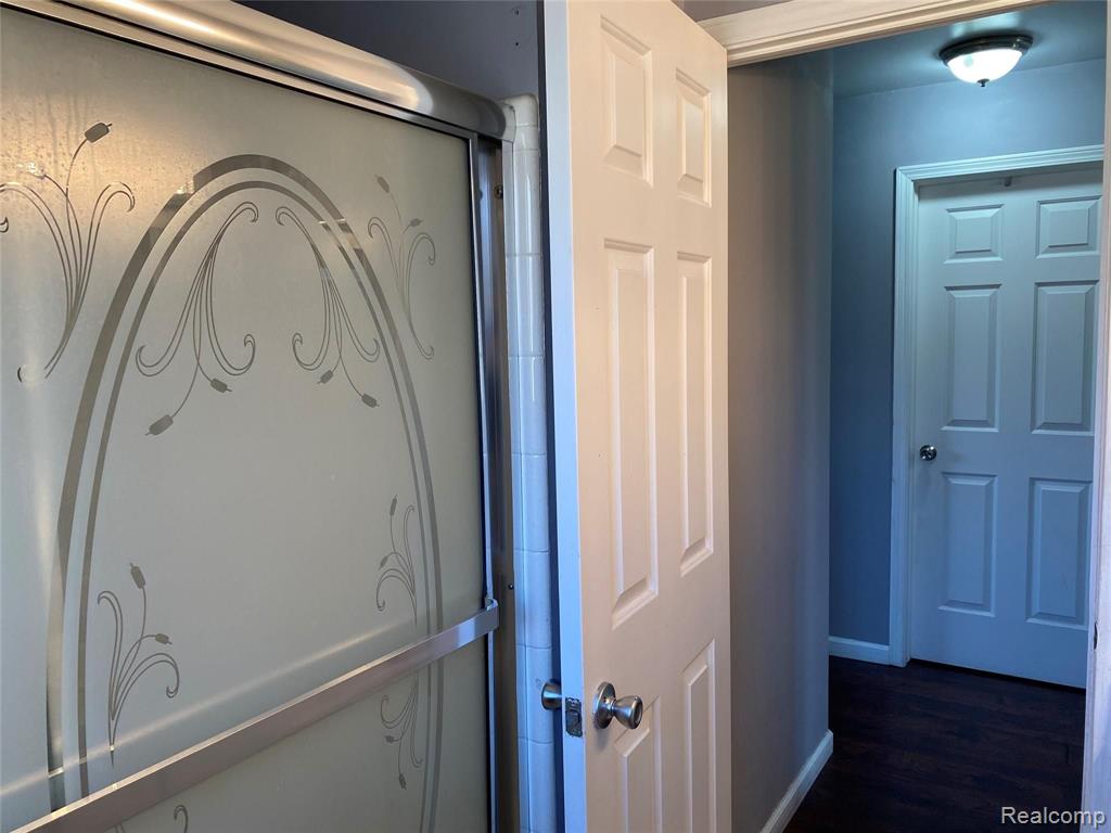 24242 Old Kent Road North Warren, MI 48091 - Photo 13 of 17