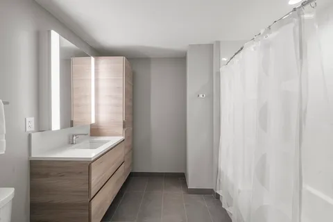 $1,995,000 | 135 Seaport Boulevard, Unit 1609, Boston, MA 02210