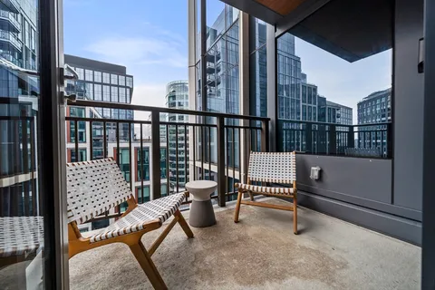 $1,995,000 | 135 Seaport Boulevard, Unit 1609, Boston, MA 02210