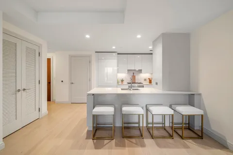 $1,995,000 | 135 Seaport Boulevard, Unit 1609, Boston, MA 02210