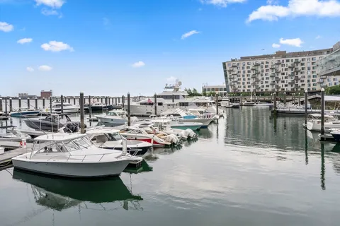 $1,995,000 | 135 Seaport Boulevard, Unit 1609, Boston, MA 02210