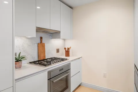 $1,995,000 | 135 Seaport Boulevard, Unit 1609, Boston, MA 02210