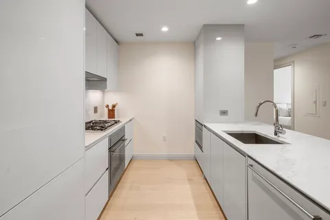 $1,995,000 | 135 Seaport Boulevard, Unit 1609, Boston, MA 02210