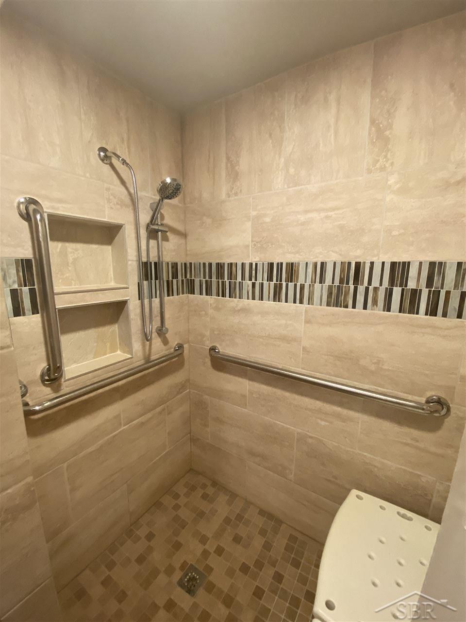 1011 East Adams Road Hope, MI 48628 - Photo 20 of 20 50011429-19.JPG