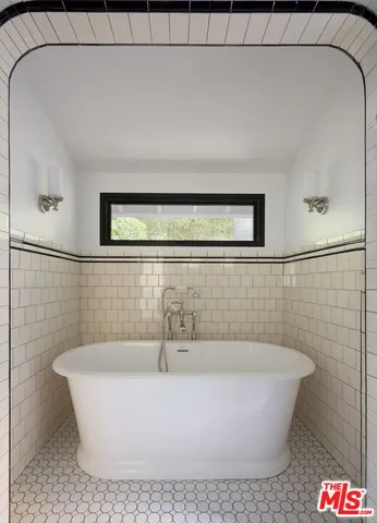 $12,500 | 5692 Holly Oak Drive, Los Angeles, CA 90068