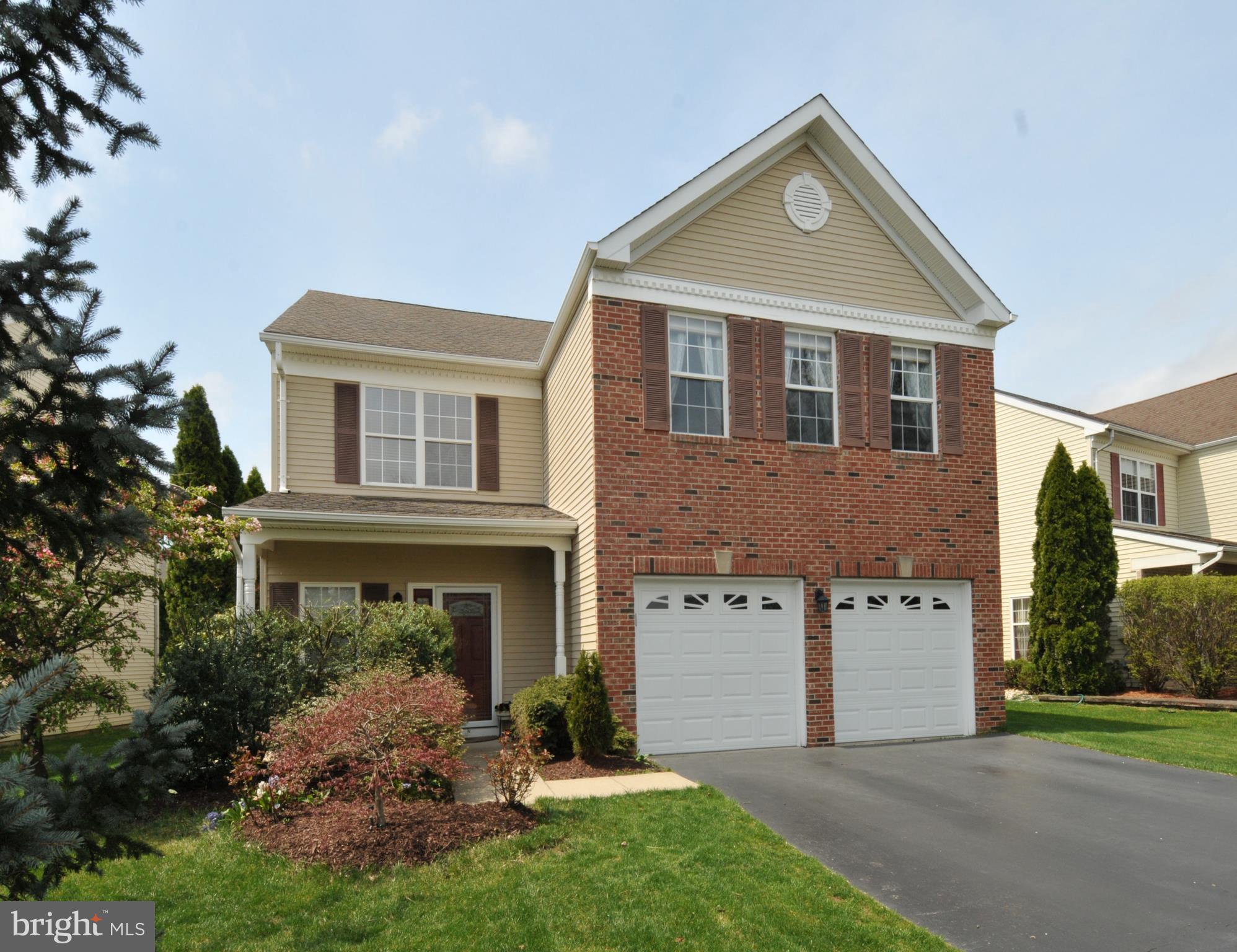 56 Brownstone Road East Windsor, NJ 08520 - Photo 2 of 37