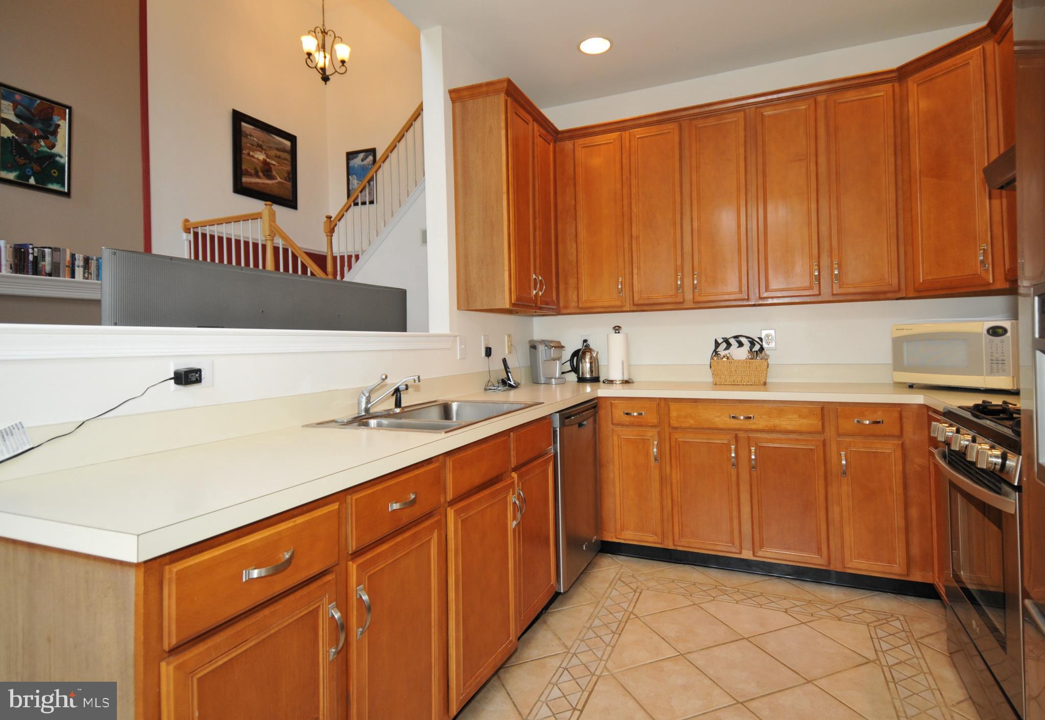 56 Brownstone Road East Windsor, NJ 08520 - Photo 11 of 37