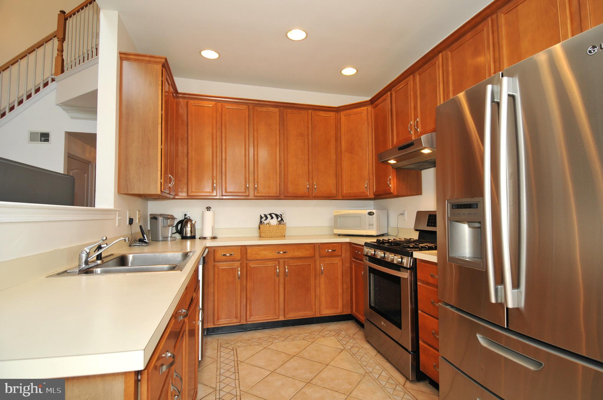 56 Brownstone Road East Windsor, NJ 08520 - Photo 10 of 37