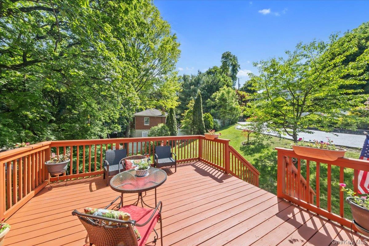 118 Hewitt Street Lake Peekskill, NY 10537 - Photo 3 of 48