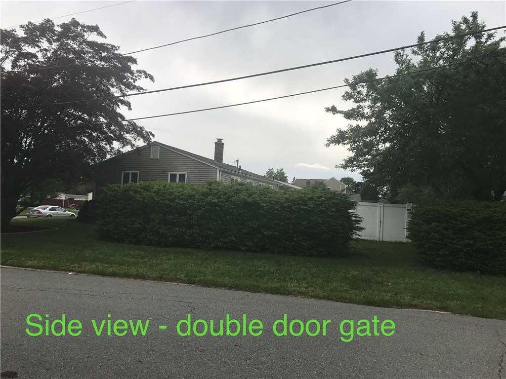 147 Vineyard Road Warwick, RI 02889 - Photo 3 of 16 Gallery Image 3
