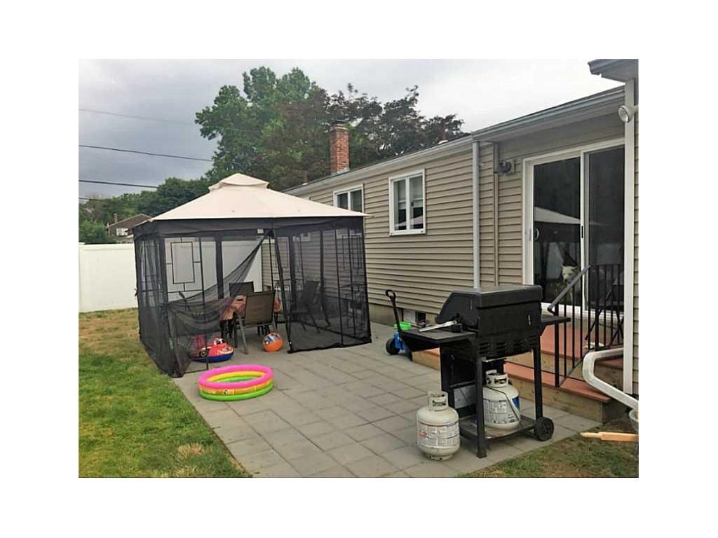 147 Vineyard Road Warwick, RI 02889 - Photo 5 of 16 Gallery Image 5