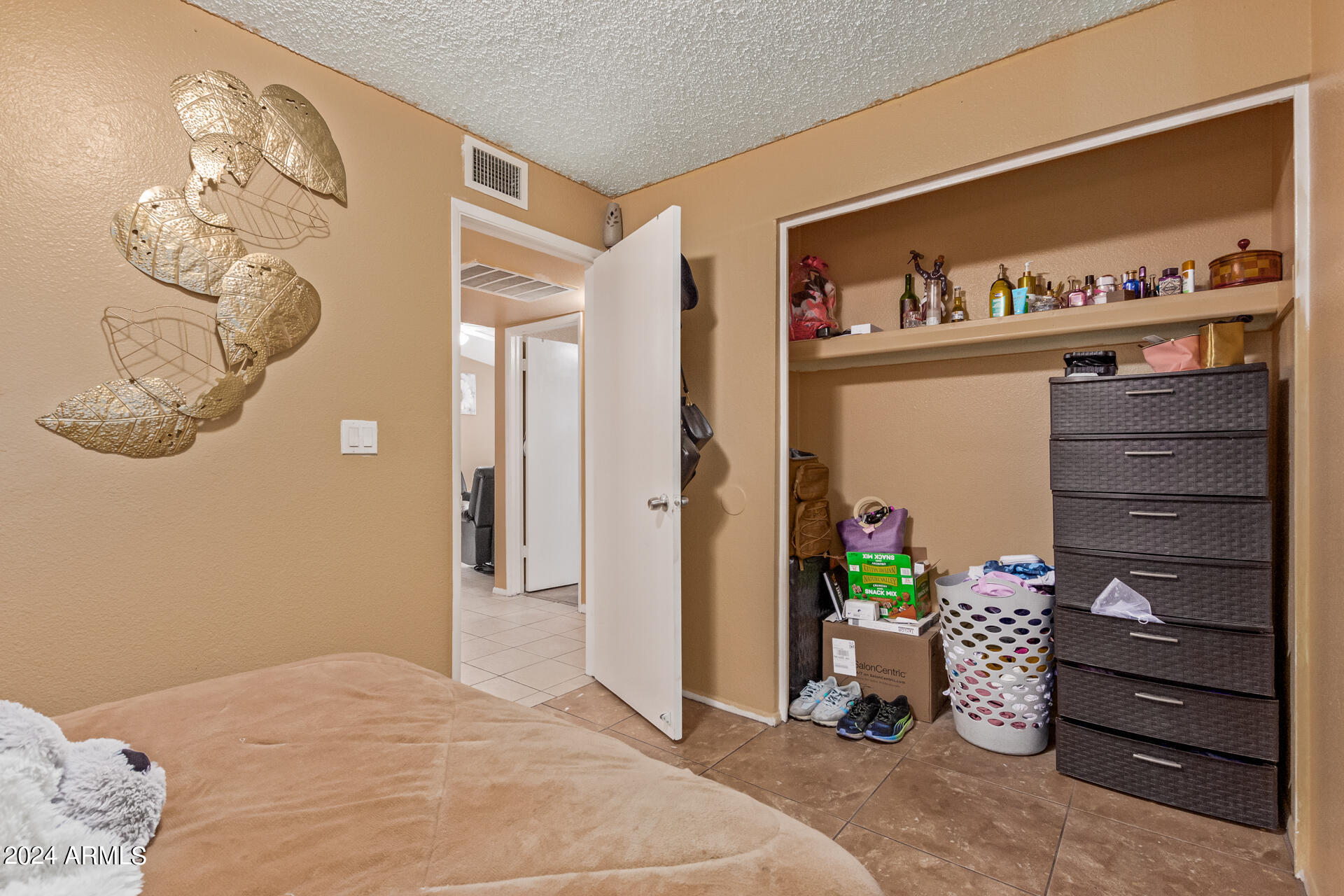 6711 West Osborn Road, Unit 76 Phoenix, AZ 85033 - Photo 18 of 28 18 OSBORN 6711 UNIT 76