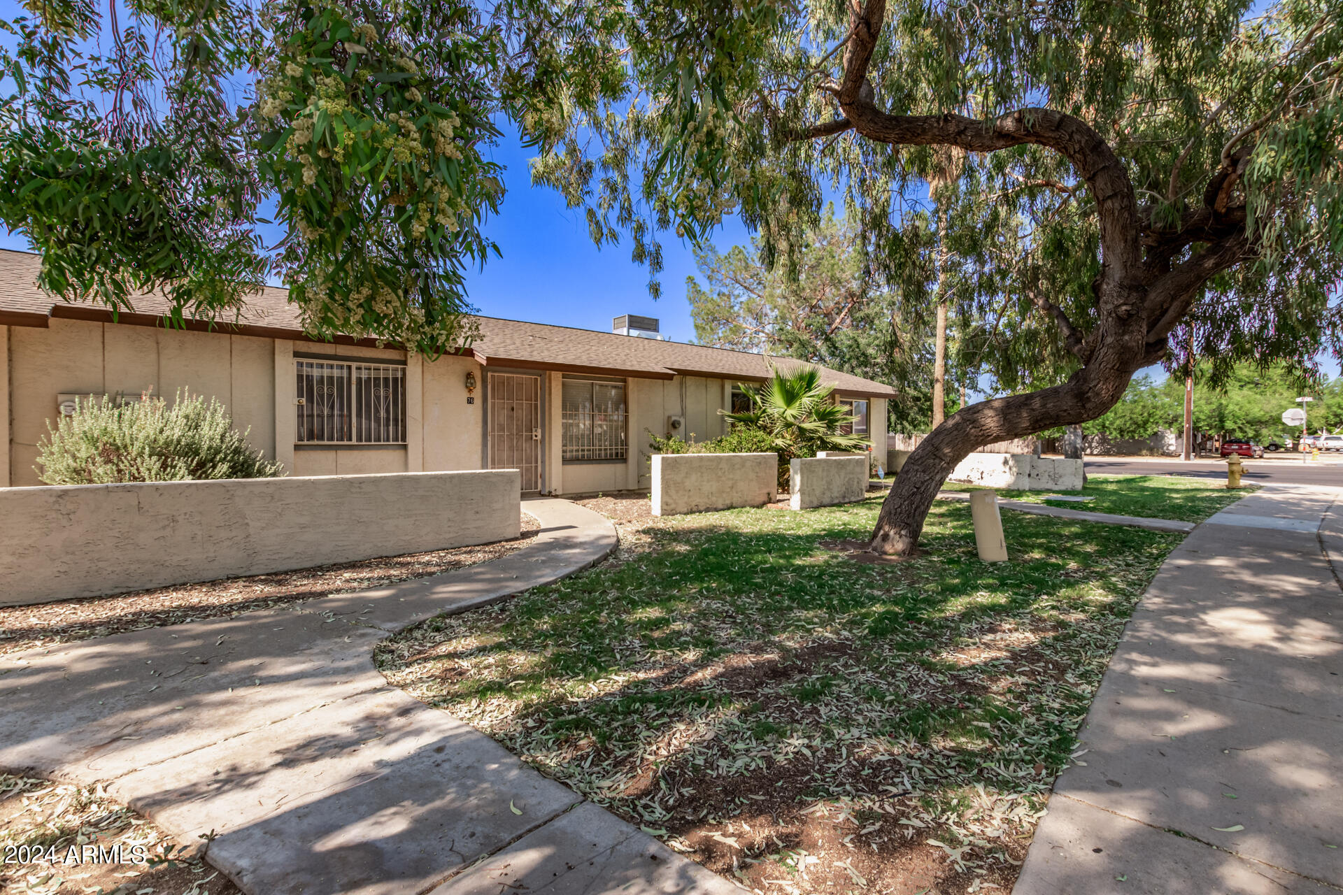 6711 West Osborn Road, Unit 76 Phoenix, AZ 85033 - Photo 4 of 28 04 OSBORN 6711 UNIT 76
