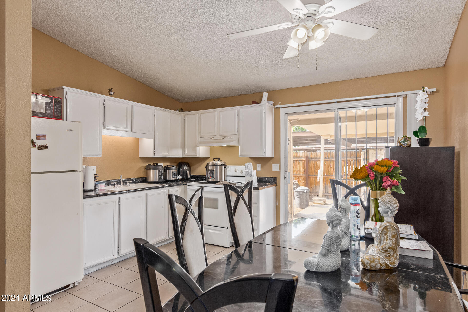6711 West Osborn Road, Unit 76 Phoenix, AZ 85033 - Photo 10 of 28 10 OSBORN 6711 UNIT 76