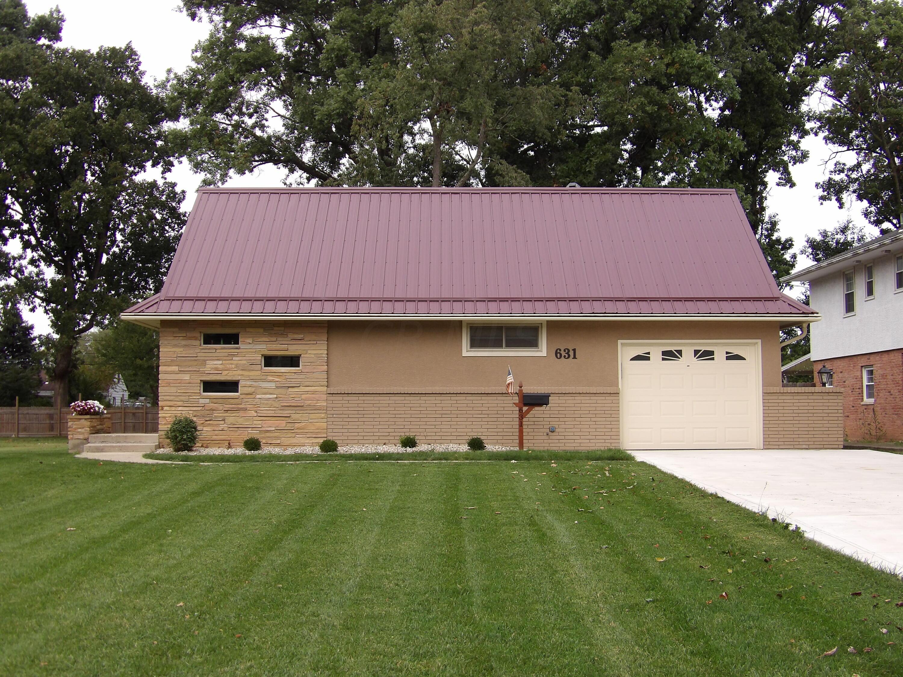 631 Bernhard Road Whitehall, OH 43213 - Photo 1 of 35 104_0701