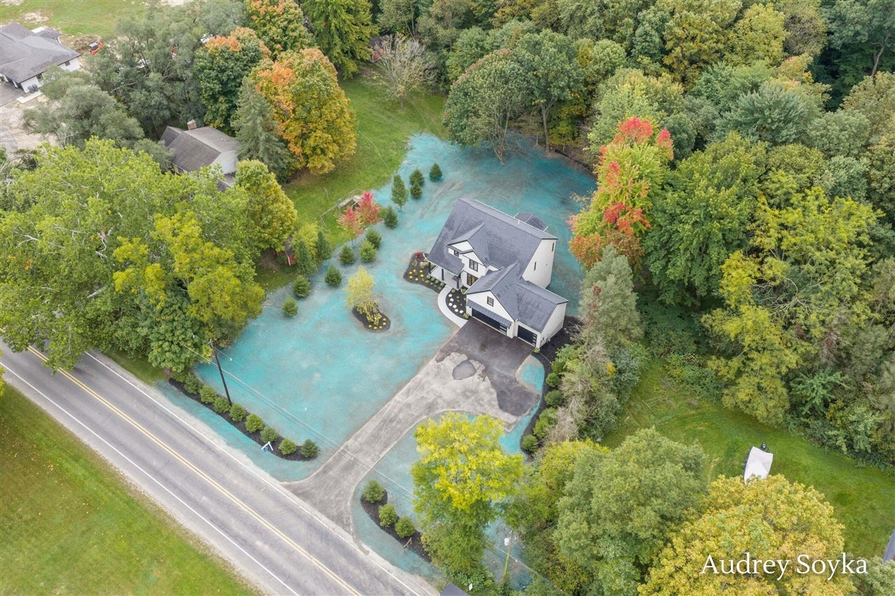 8234 Cascade Road Southeast Ada, MI 49301 - Photo 5 of 50 Gallery Image 5