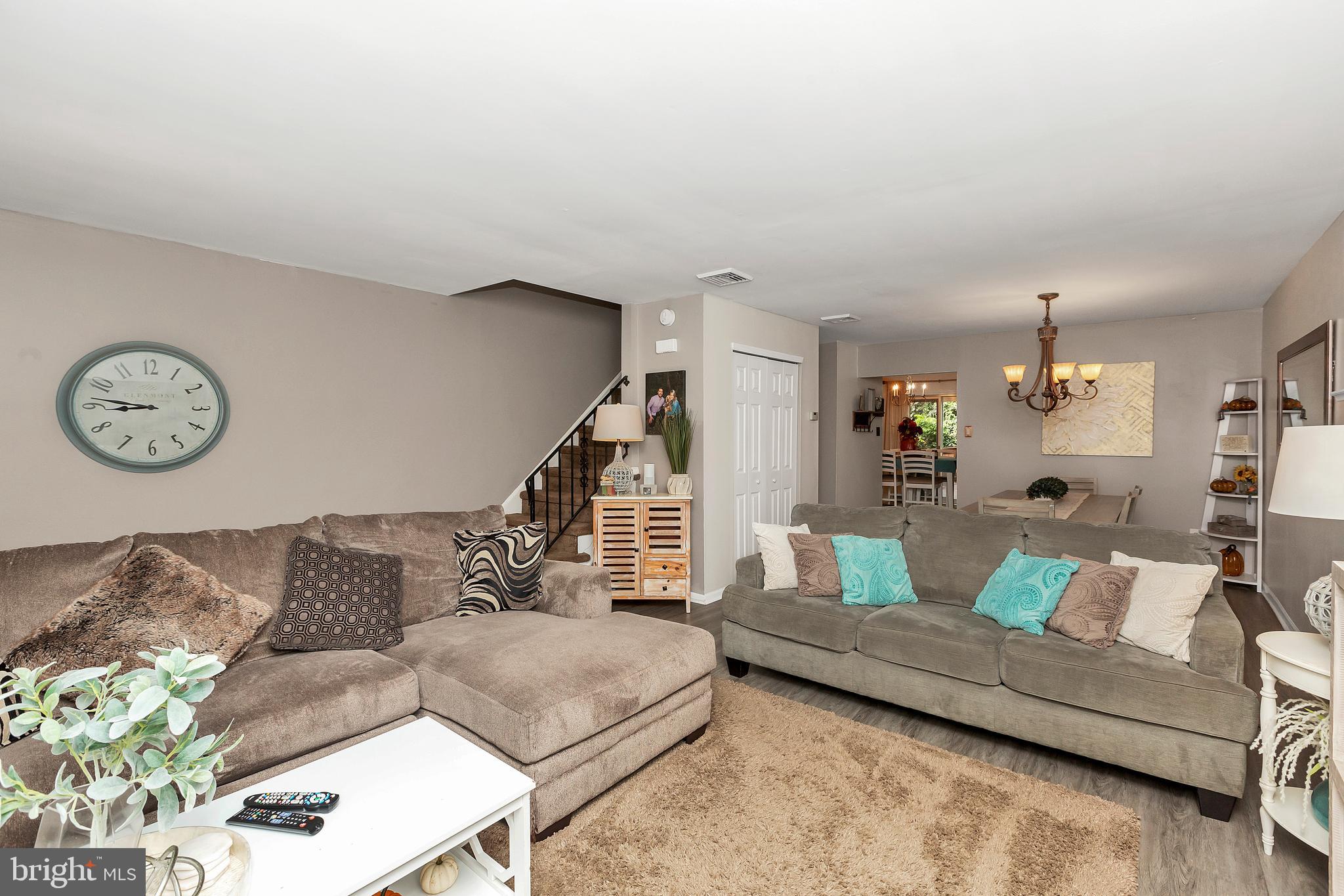 349 Hillside Road Ridley Park, PA 19078 - Photo 15 of 40 Living Room